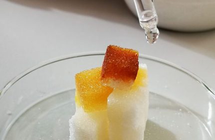 Kimya Deneyleriyle Şekerin Karbonlaşma Aşamalarını İzledik
