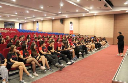 YKS ÖNCESİ ÖĞRENCİLERE MORAL VE MOTİVASYON DESTEĞİ