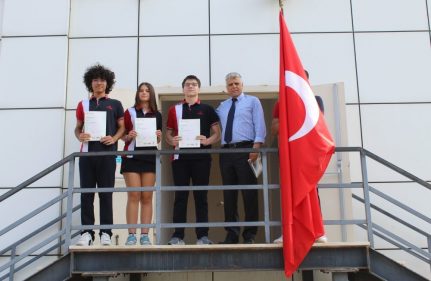 3 MART EĞİTİM KURUMLARI ÖĞRENCİLERİNDEN CAMBRİD...