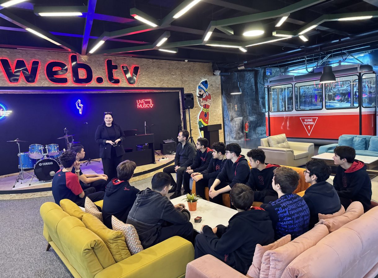 ROBOTİK KULÜBÜ ÖĞRENCİLERİNDEN İLHAM VEREN TEKNOLOJİ ZİYARETİ