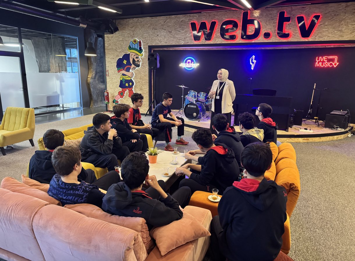 ROBOTİK KULÜBÜ ÖĞRENCİLERİNDEN İLHAM VEREN TEKNOLOJİ ZİYARETİ