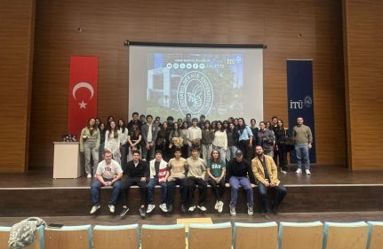 ÖĞRENCİLERDEN İSTANBUL'DA ÜNİVERSİTE TURU